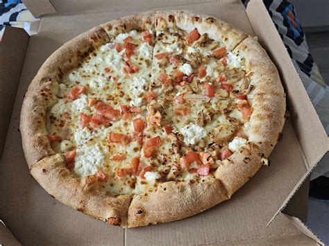 Domino's Cream cheese stuffed crust : r/Dominos