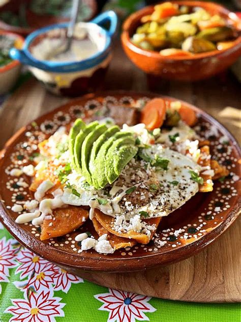 Chilaquiles Rojos! Spicy Red Chilaquiles! - La Piña en la Cocina