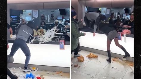 Food Fight Erupts At Mcdonalds Between Customers And Staff On Video