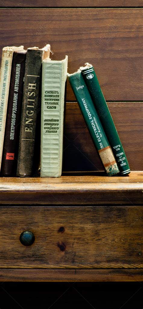 Книжная полка фон рабочего стола - 93 фото