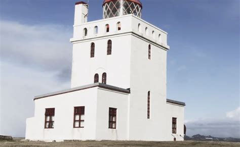 Sleep in an Icelandic lighthouse with Icelandair's stopover programme ...