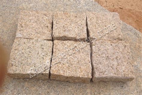 Natural Split Rust Yellow Granite Cube Paving Stone Paving Stone And