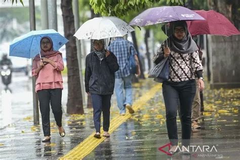 Bmkg Hujan Lebat Guyur Sejumlah Daerah Di Indonesia Antara News