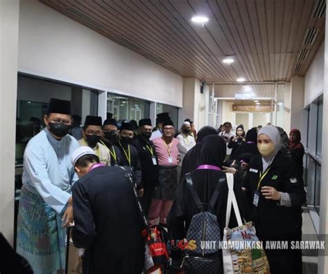 Kumpulan Pertama Jemaah Haji Sarawak Selamat Kembali Ke Kuching Suara