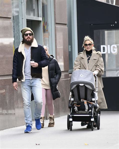 Kate Hudson with her family out in Soho-01 | GotCeleb