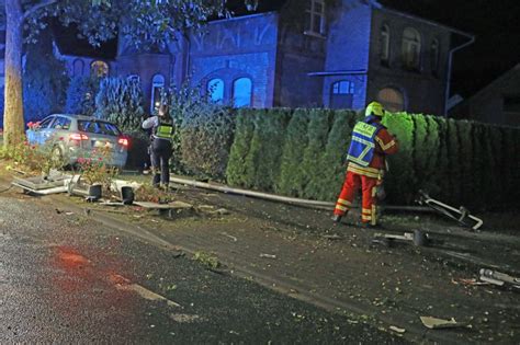 Vollsperrung Der Siegener Stra E Nach Verkehrsunfall In Kreuztal