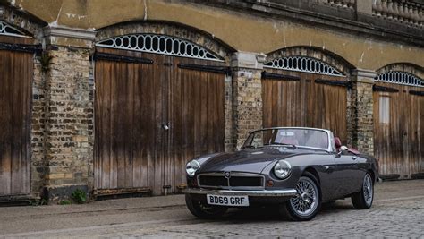 Rbw Ev Roadster Electric Inspired By The Iconic Mgb Choosethemoon