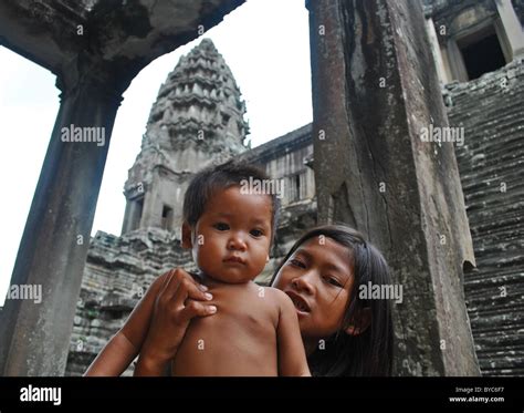 Cambodian Children At Angkor Wat Stock Photo Alamy