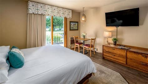 Welcome to the Homepage of Somerset Inn & Suites | Ephraim, WI