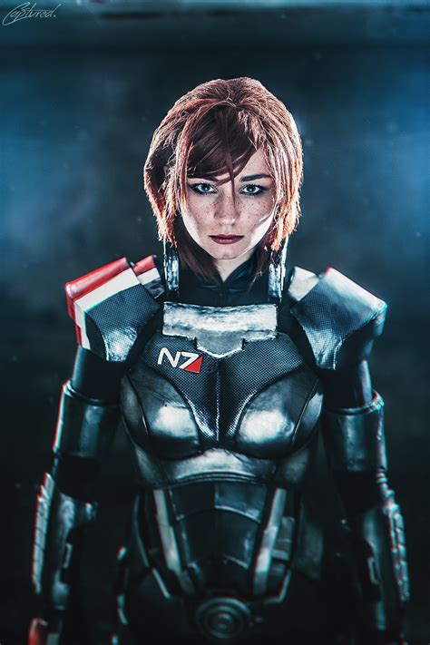 Elarte Cosplay Mass Effect Commander Shepard Cosplay