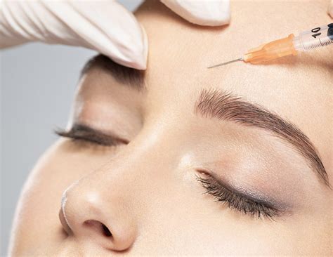 Injections Botox pour combler les rides du lion à Paris Dr Vahedi