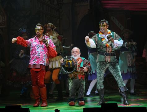 Robin Hood at The Regent Theatre - Pantomime Review - BEFFSHUFF