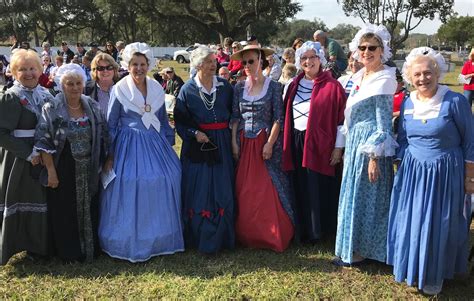 Daughters of the American Revolution join in Wreaths Across America at ...