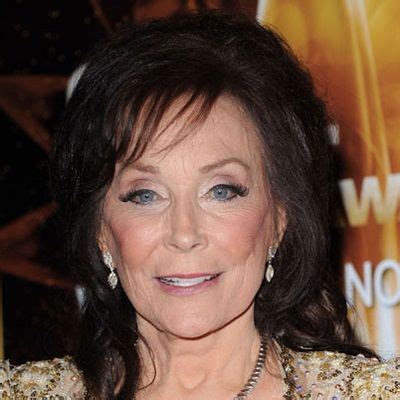 Loretta Lynn Bio, Widow, Relationship, Net Worth, Ethnicity, Salary