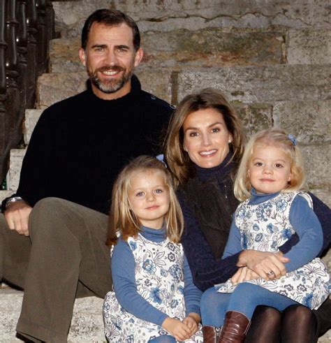 Photo Felipe Vi Et Letizia D Espagne En Compagnie De Leurs Filles