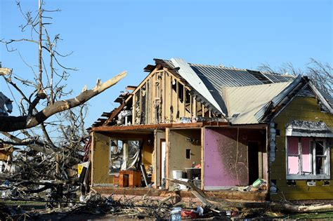 Estados Unidos El Paso De Tornados Y Violentas Tormentas Dejan Varios