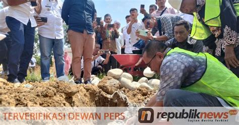 Muhammad Fauzi Letakan Batu Pertama Tanda Dimulainya Pembangunan Rusun