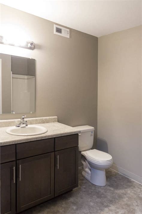 Photos and Video of North Bay Apartments in Fairfield, IA
