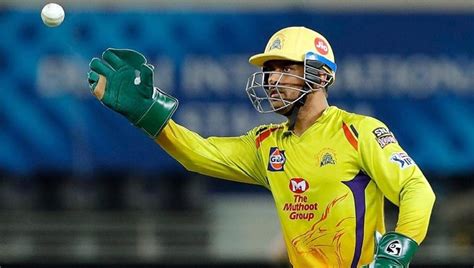 Ipl Ms Dhoni Completes Catches For Csk Raina Ipl