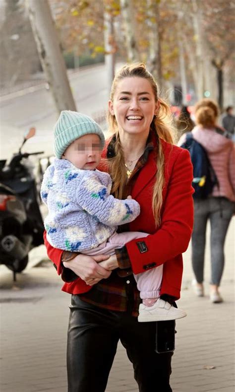 Amber Heard Y Su Hija Oonagh Paige Cada Vez M S Integradas En Espa A