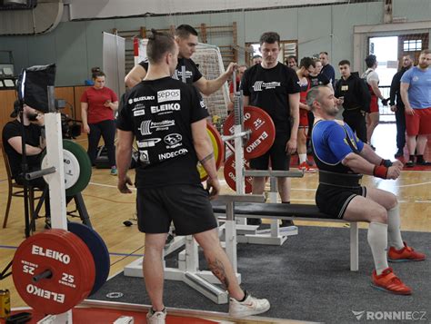 Ronnie cz Mistrovství ČR v bench pressu mužů žen dorostu juniorů a