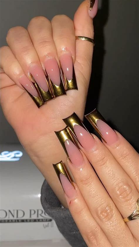 𝐅𝐨𝐥𝐥𝐨𝐰 𝐁𝐎𝐔𝐉𝐈𝐏𝟏 𝐅𝐨𝐫 𝐌𝐨𝐫𝐞🫶🏾 Gel Nails Stylish Nails Long Square