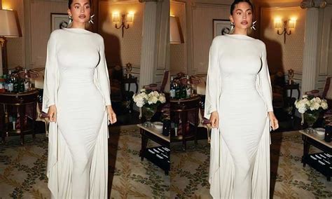 Kylie Jenner Is Too Hot To Handle In New Bedroom Pics