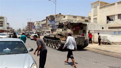 Pro-government fighters make headway in Yemen's Aden – DW – 04/19/2015