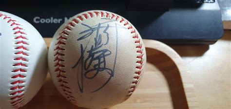 中華成棒cpbl 中華職棒 樂天桃猿隊 許銘傑全越運動 姜建銘 簽名球 共兩顆 簽於空白球 Yahoo奇摩拍賣