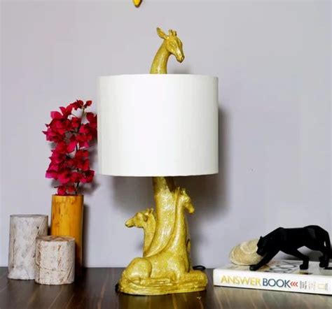 Modern Art Giraffe Table Lamp