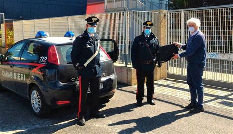 Ladispoli I Carabinieri Consegnano I Portatili Agli Alunni Della Melone