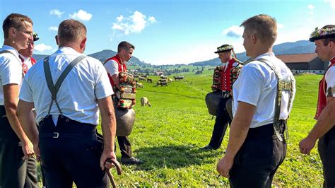 Berefahre Mit Viel Zauern Jodel Und Singen Alpabzug Appenzell Lehn