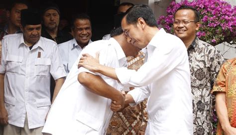 Prabowo-Jokowi Encounter Ends Sabotage Rumors - en.tempo.co