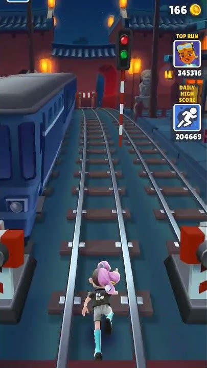 Subway Surfers Game Play 🤠🤩 Jumping On Train 🥳🥳 Shorts Viral