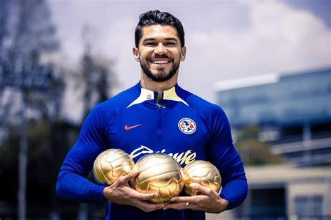 El Futbolista Yucateco Henry Mart N Recibe Tres Balones De Oro