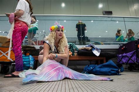 Mermaid Pageant Attracts Thousands In Us Mermaid Pageant In Us Mermaid Mermen