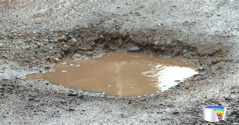 G Moradores Reclamam Das Condi Es Do Asfalto Em Bairro De Vargem