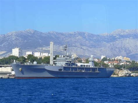 U Split Uplovio Uss Mount Whitney Jedan Od Dva Zapovjedna Broda