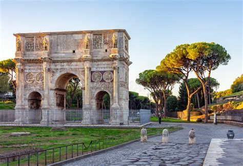 Arch Of Constantine Arco Di Constantino Near Colosseum Coliseum