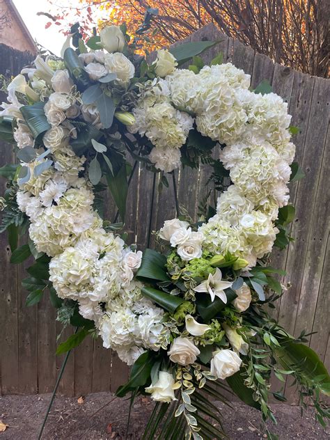 Tribute Heart In Vineland Nj The Flower Shoppe