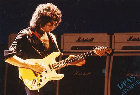 RITCHIE BLACKMORE MÍTICO GUITARRISTA DE DEEP PURPLE CUMPLE HOY 67