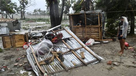 10 muertos y 30 mil casas destruidas en Bangladesh por ciclón UnoTV