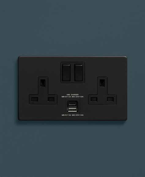 Black Double Socket With Usb And Usb C Dowsing And Reynolds