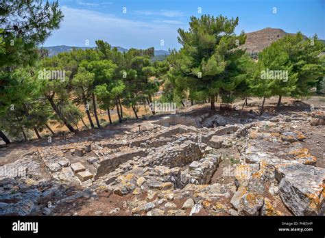 Phaistos Minoan Palace Hi Res Stock Photography And Images Alamy