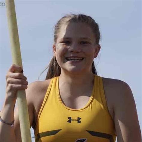 Lillian Diaz Pole Vault Nil Profile Opendorse