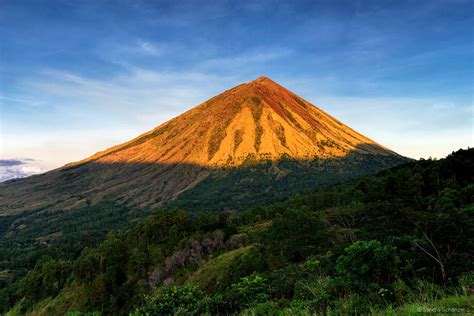 Gunung Inerie Infotiket