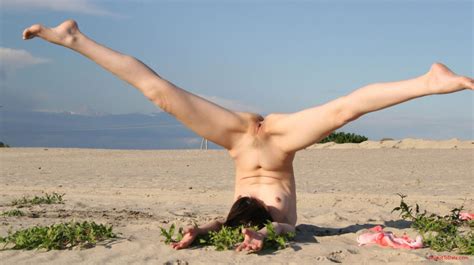 Eva Peters On Twitter Rt Nakedlovefinder Flexible Olivi On A Sandy