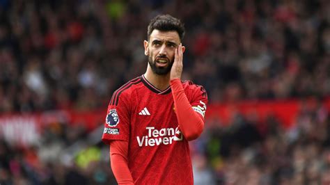 Bruno Fernandes Injury History Man Utd Captain Misses First Ever Game