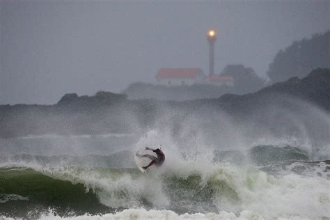 Tofino Surfing Pros | Best Tofino Photos - GoTofino.Com