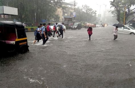 Photo Gallery Mumbai Roads Waterlogged Traffic Snarls As Heavy Rains